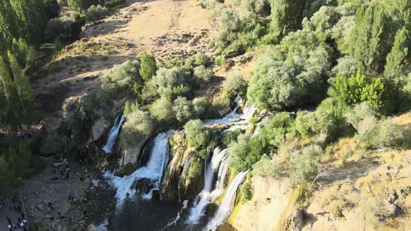 Muradiye waterfall travel