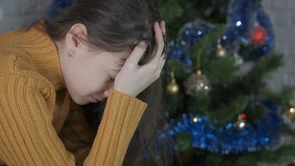 Child Stay Alone During Christmas