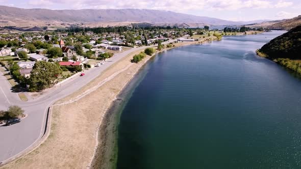 New Zealand town by the river