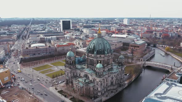 Slow flight trough Empty Central Berlin