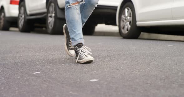 Man walking on the street 4k