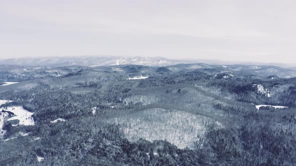 Winter Landscape - Drone Flying - 4K - Mountains - Mont Tremblant, Ski resort sequence 007/007