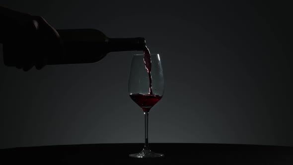 Red Wine in Slow Mo