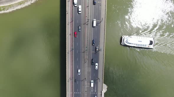 Top-down aerial view of Margaret bridge (Margit hid) in Budapest, Hungary