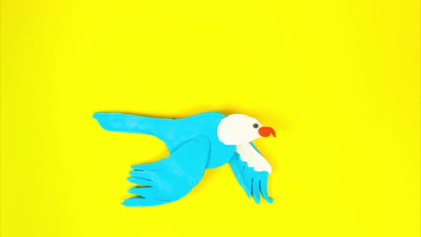 Plasticine Bird in Flight Using the Stop Motion Technique