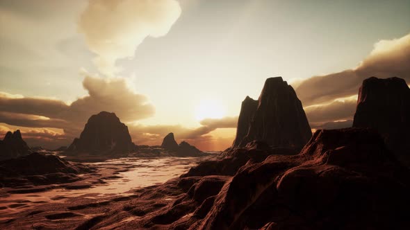 Amazing Sandstone Formations in Famous Sunset at Monument Valley alt