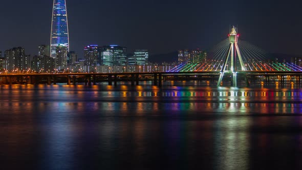 Timelapse Seoul River Reflects Multicoloured Illumination