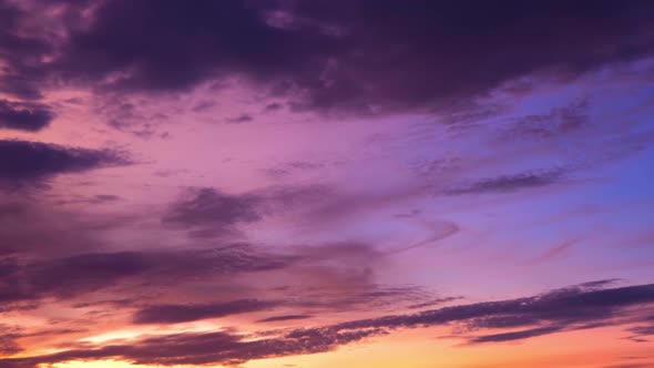 4K UHD : Timelapse of beautiful sky with clouds background