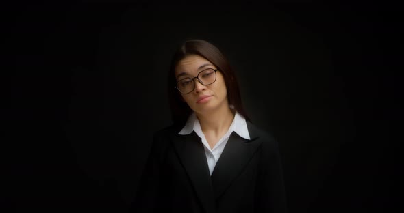 Business Lady Remembered Something Put Her Hand on Her Head Expresses Regret