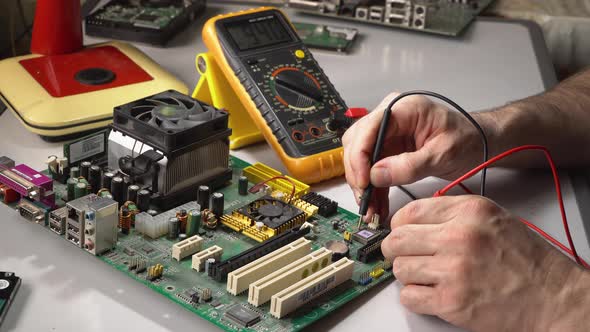 Master Repairs Chip