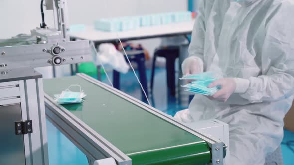 Face Mask Production Line in Modern Factory