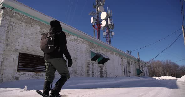 Zooming in Shot of Cellular Signals Tower