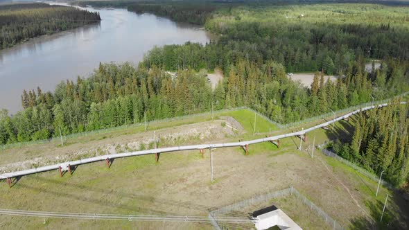 4K Drone Video of the Alyeska Pipeline Bridge over the Tanana and Delta Rivers near Big Delta, AK du