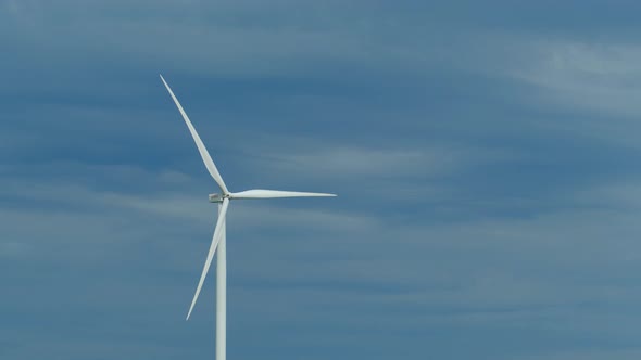 220502 Wind turbine generate renewable energy.