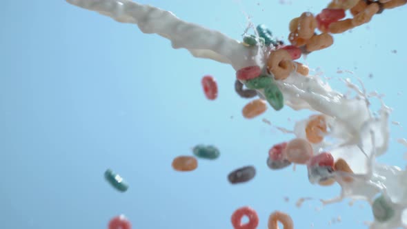Cereal and milk pouring and splashing in slow motion; shot on Phantom Flex 4K at 1000 fps alt