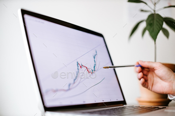 screen. Stock market price trend analysis