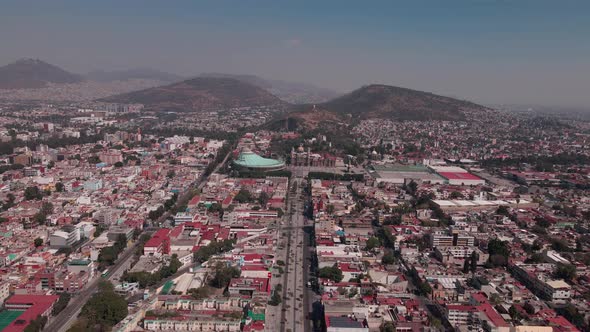 The Basilica de Guadalupe and urban decay at mexico city