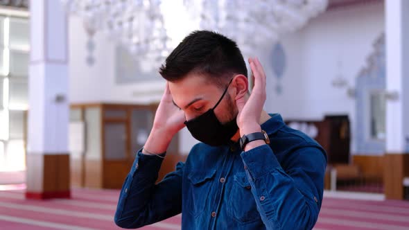 Teens Worshiped in the Masked Mosque