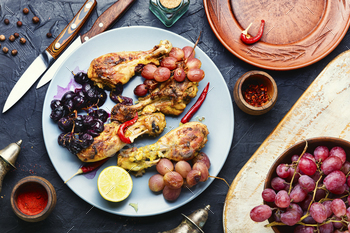 Grilled spicy chicken legs / Photodune, Misc