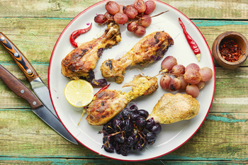 Grilled spicy chicken legs / Photodune, Misc