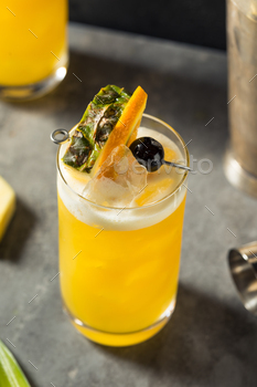 Refreshing Boozy Yellow Bird Cocktail / Photodune, Misc