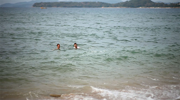 Couple In The Ocean alt