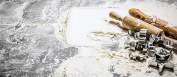 Preparation of the dough. Flour with a rolling pin and shape for cookies. / Photodune, Misc