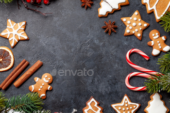 Christmas card with gingerbread cookies and spices / Photodune, Misc
