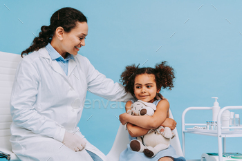Peple gettig vaccine for covid-19 virus, vaccination against coronavirus / Photodune, Misc