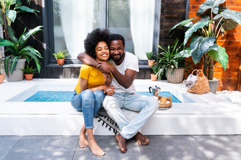Afro american couple at home / Photodune, Misc