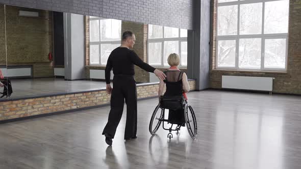 Spectacular Couple of Ballroom Dancers