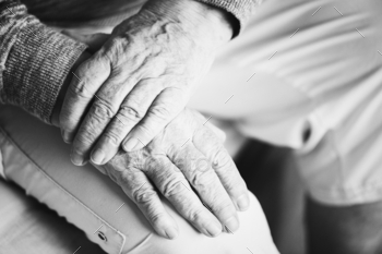 Closeup of wrinly elderly hands / Photodune, Misc