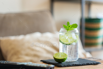 Hard seltzer cocktail with lime for relaxing afternoon at home / Photodune, Misc