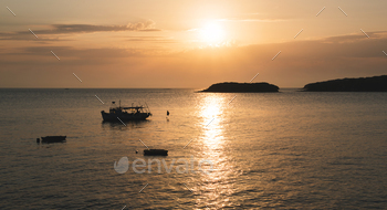 Vivid sunset at the sea / Photodune, Misc