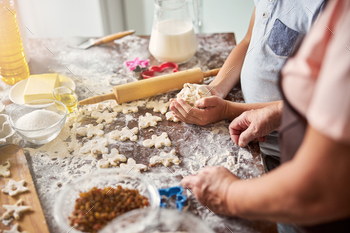 Making delicious cookies takes a long and fun process / Photodune, Misc
