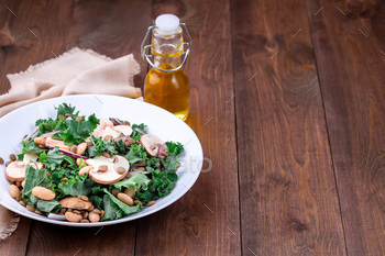 Salad with kale lentil salad with brown mushrooms and red onion, copy space / Photodune, Misc