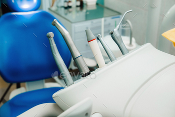 a tool for the dentist before working in his office / Photodune, Misc