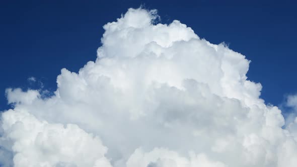 4K Dramatic Sky With Clouds And Sun Rays, Time-Lapse