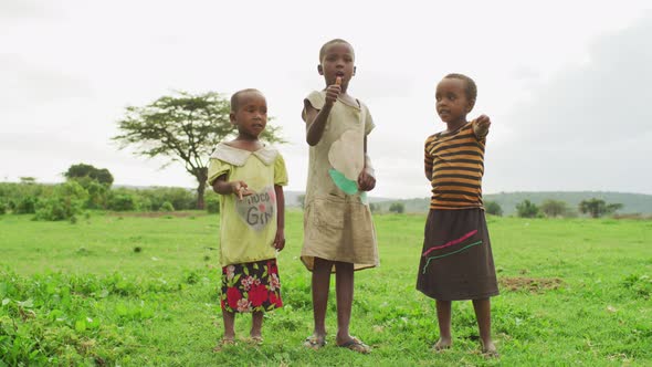 Maasai children counting on fingers