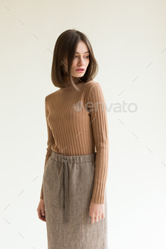 ファッションとエコのコンセプト-スタジオでリサイクルされた服を着た美しいアジアの女性。 / Photodune, Misc