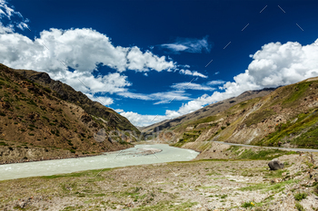 Chandra river in Lahaul valley in Himalayas / Photodune, Misc