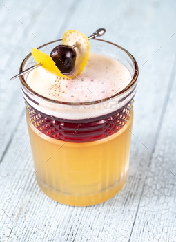 Glass of New York Sour cocktail / Photodune, Misc