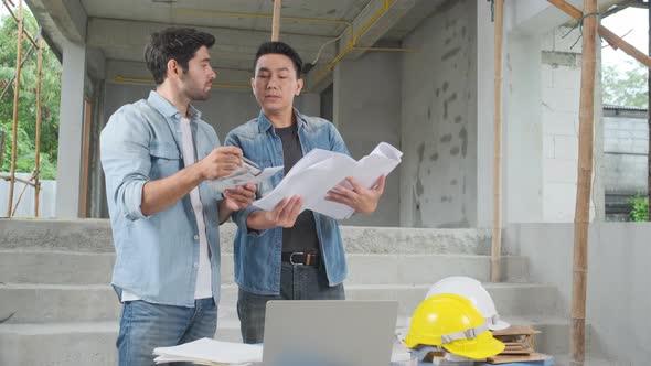 Team onsite of architecture inspector and discuss together