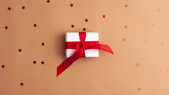 Stop motion of Christmas gift alt