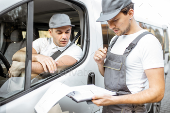 Delivery company employees delivering goods by car / Photodune, Misc