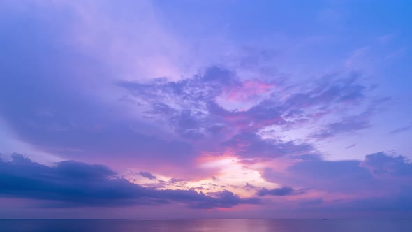 TimeLapse nature motion clouds Beautiful Light sunset sky clouds over sea