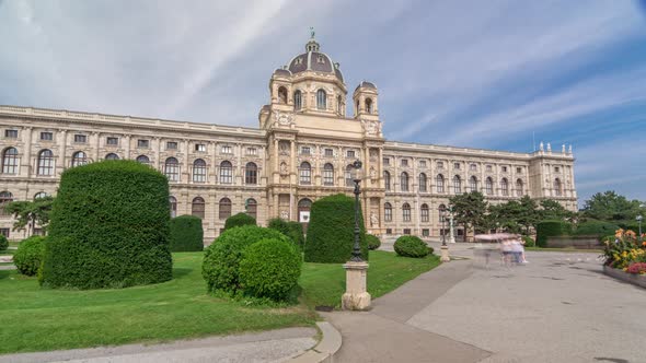 Beautiful View of Famous Naturhistorisches Museum Timelapse Hyperlapse with Park and Sculpture in