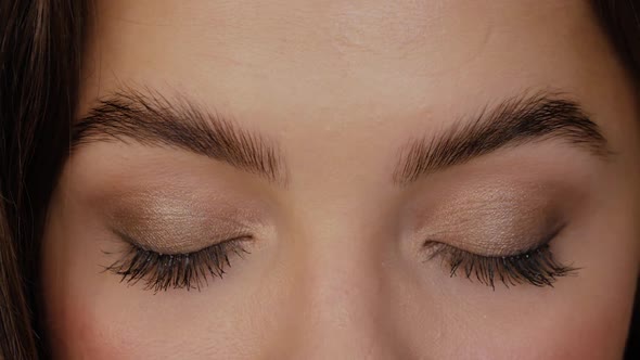 Eyes After Eyebrow Lamination Procedure