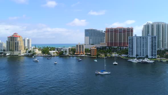 Beautiful View of the Channel with Yachts and Ocean Access in Miami