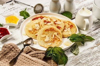 Delicious pancakes with almond petals